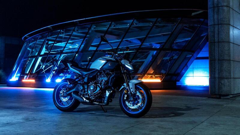 Yamaha MT-07 2025: rivoluzionata, migliorata e adesso anche automatica con cambio Y-AMT. Come cambia [GALLERY]