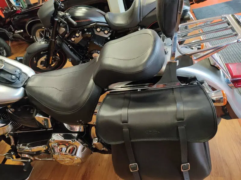 Harley-Davidson Fat Boy anniversario 100 anni bi-color argento e nero (4)