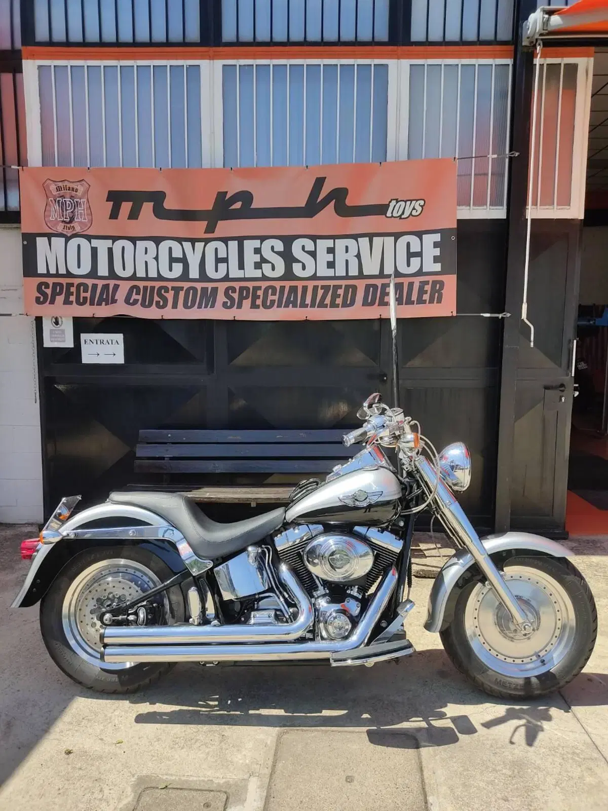 Harley-Davidson Fat Boy anniversario 100 anni bi-color argento e nero (3)
