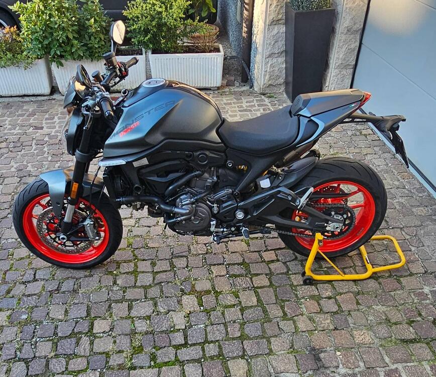 Ducati Monster 937 + (2021 - 24) (2)