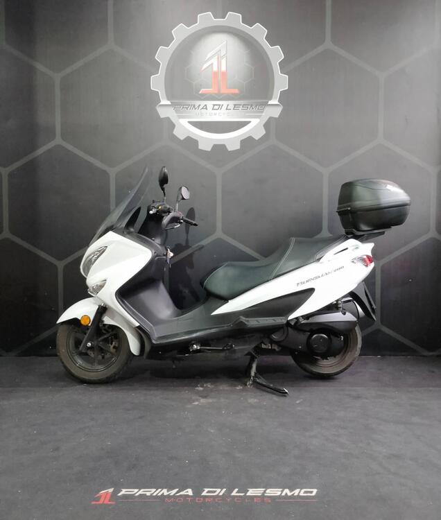 Suzuki Burgman UH 200 (2017 - 20) (2)