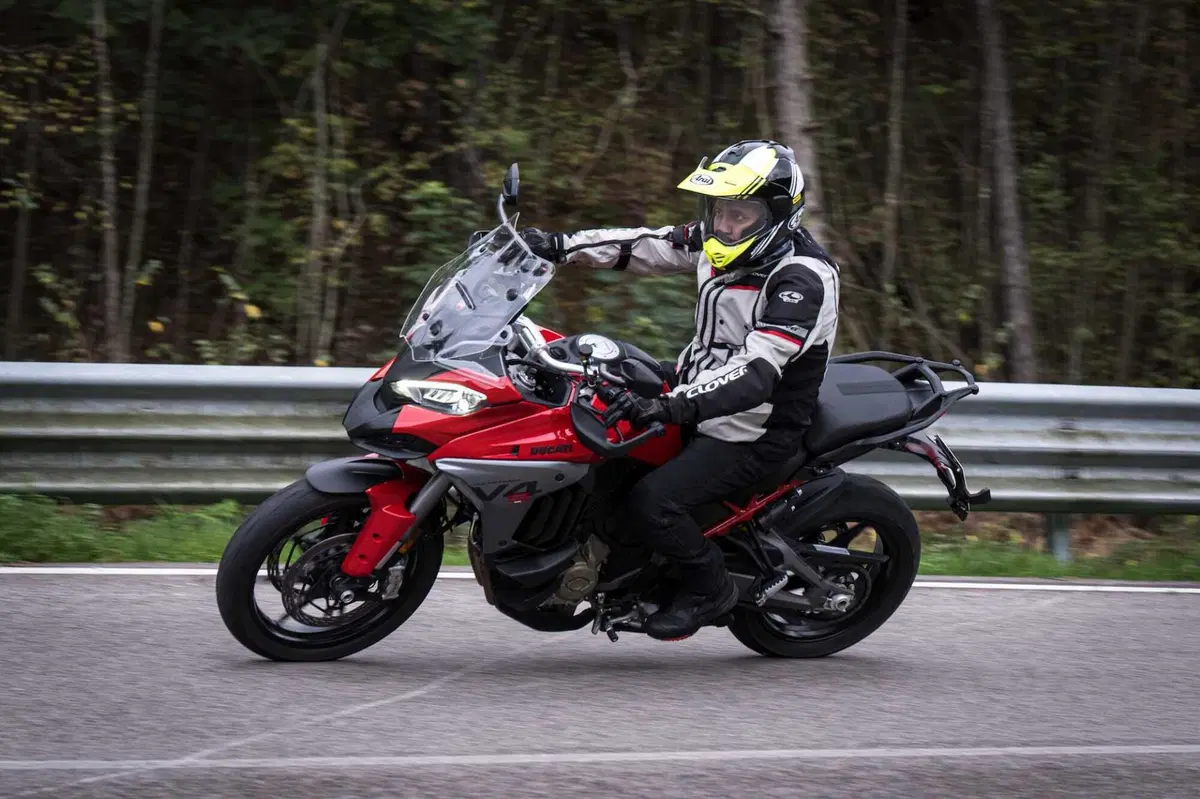 Ducati Multistrada V4S 2025: Crossover con il Cuore MotoGP (8)