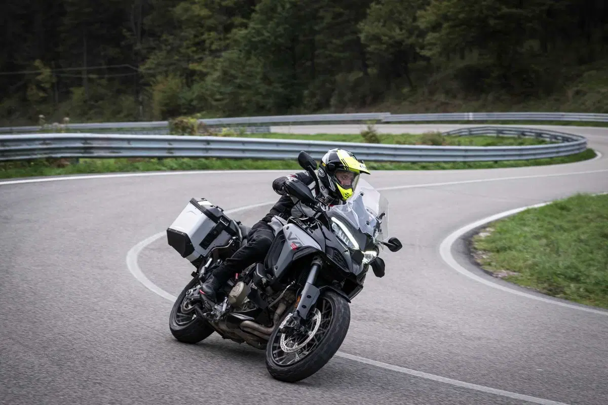 Ducati Multistrada V4S 2025: Crossover con il Cuore MotoGP (10)