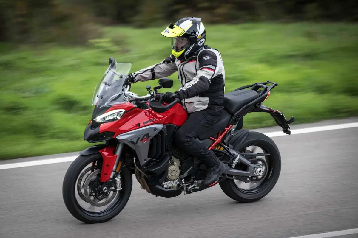 Ducati Multistrada V4S 2025: Crossover con il Cuore MotoGP (12)