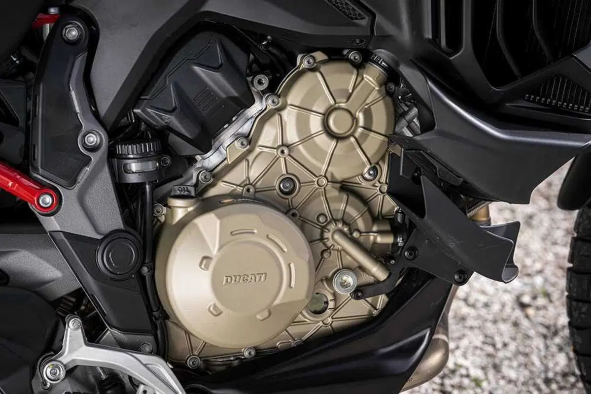 Ducati Multistrada V4S 2025: Crossover con il Cuore MotoGP (21)