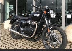 Triumph Bonneville T100 Stealth Edition (2024) usata