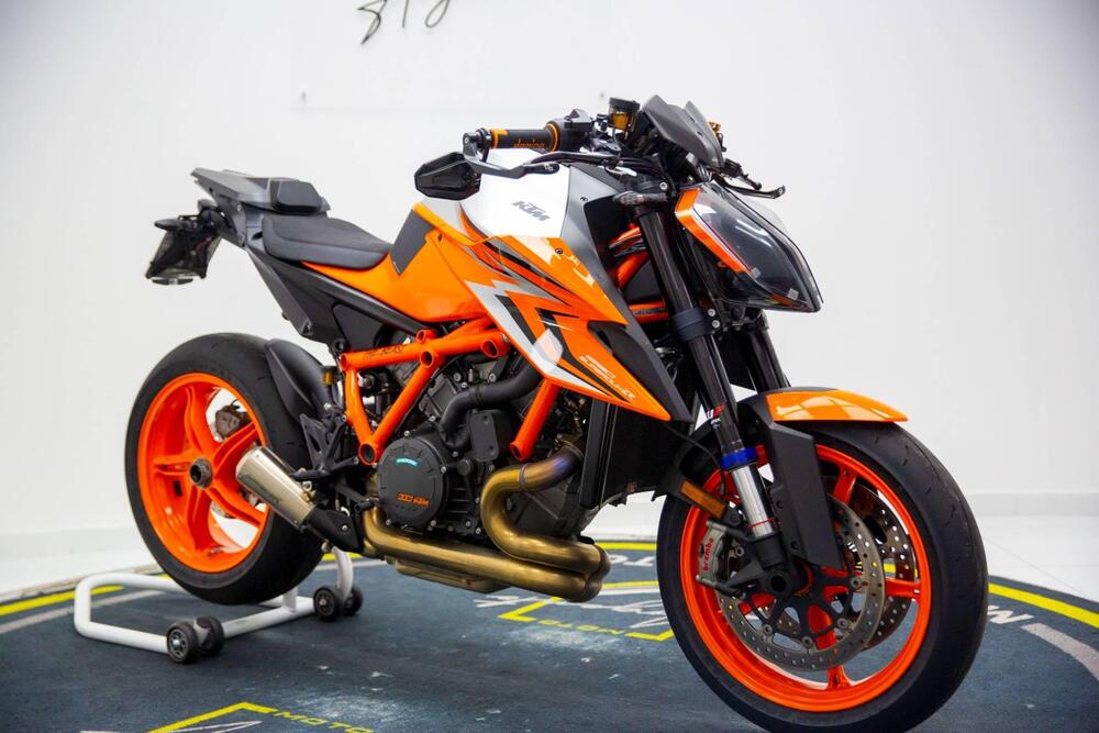 KTM 1290 Super Duke R (2022 - 23) (3)