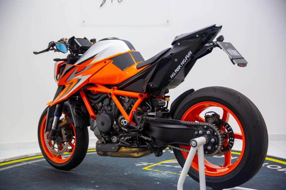 KTM 1290 Super Duke R (2022 - 23) (4)