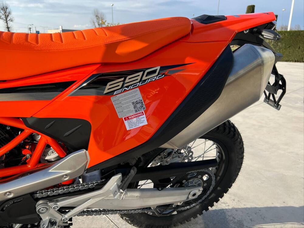 KTM 690 Enduro R (2022 - 24) (3)