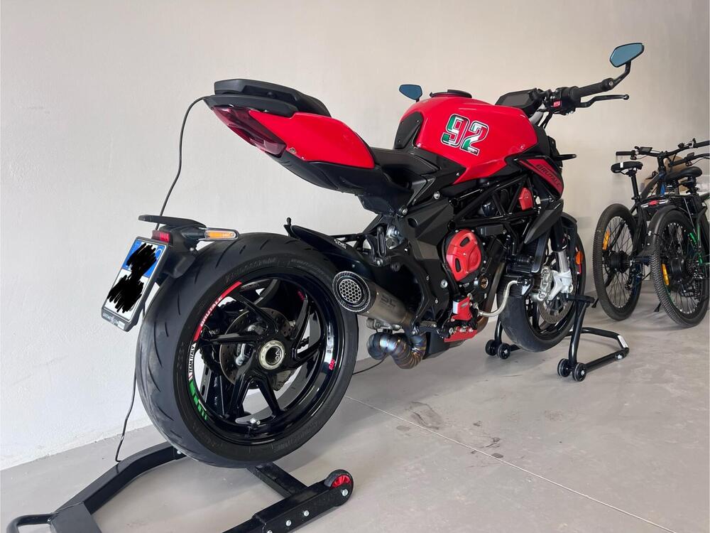 MV Agusta Brutale 800 Rosso (2021 - 23) (2)