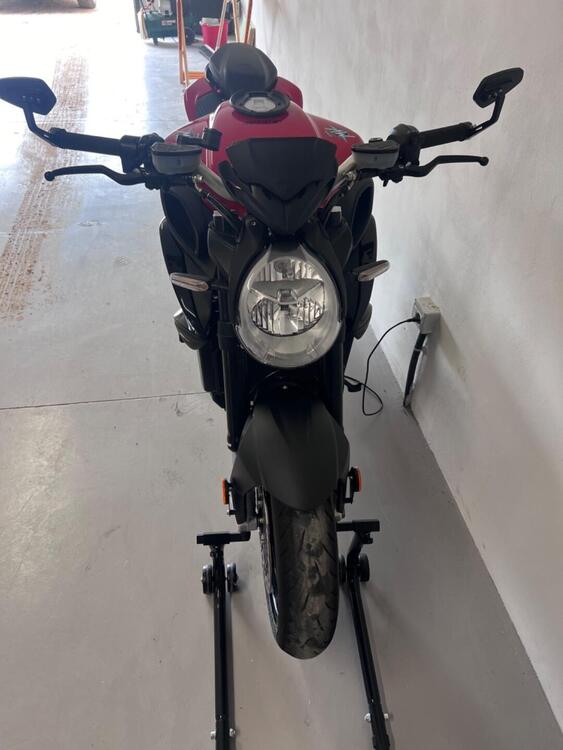 MV Agusta Brutale 800 Rosso (2021 - 23) (4)