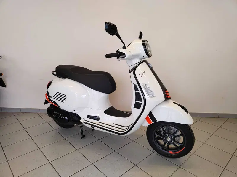 Vespa GTS 125 Supersport (2025 - 26) (2)