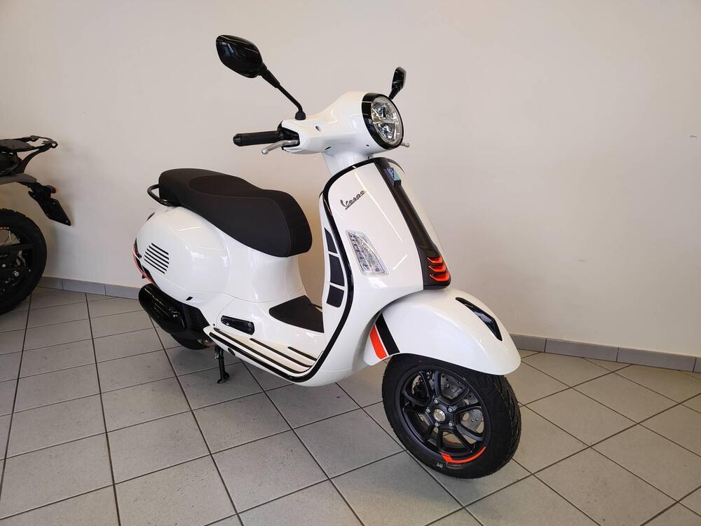 Vespa GTS 125 Super Sport (2021 - 25) (3)