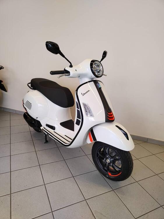 Vespa GTS 125 Super Sport (2021 - 25) (4)