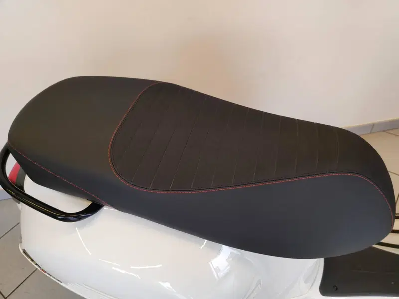 Vespa GTS 125 Supersport (2025 - 26) (8)