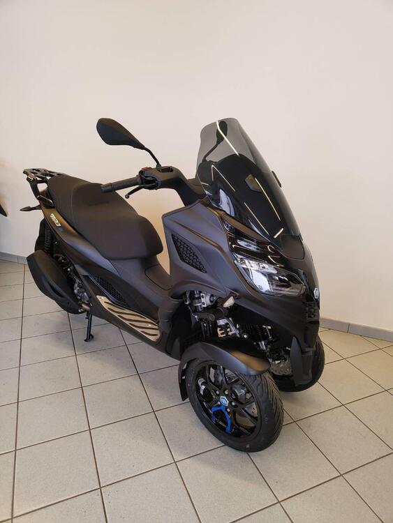 Piaggio MP3 310 Sport (2025) (3)