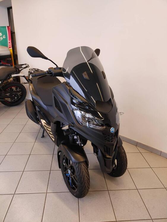 Piaggio MP3 310 Sport (2025) (4)