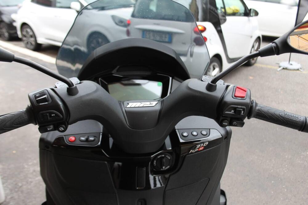 Piaggio MP3 310 Sport (2025) (4)