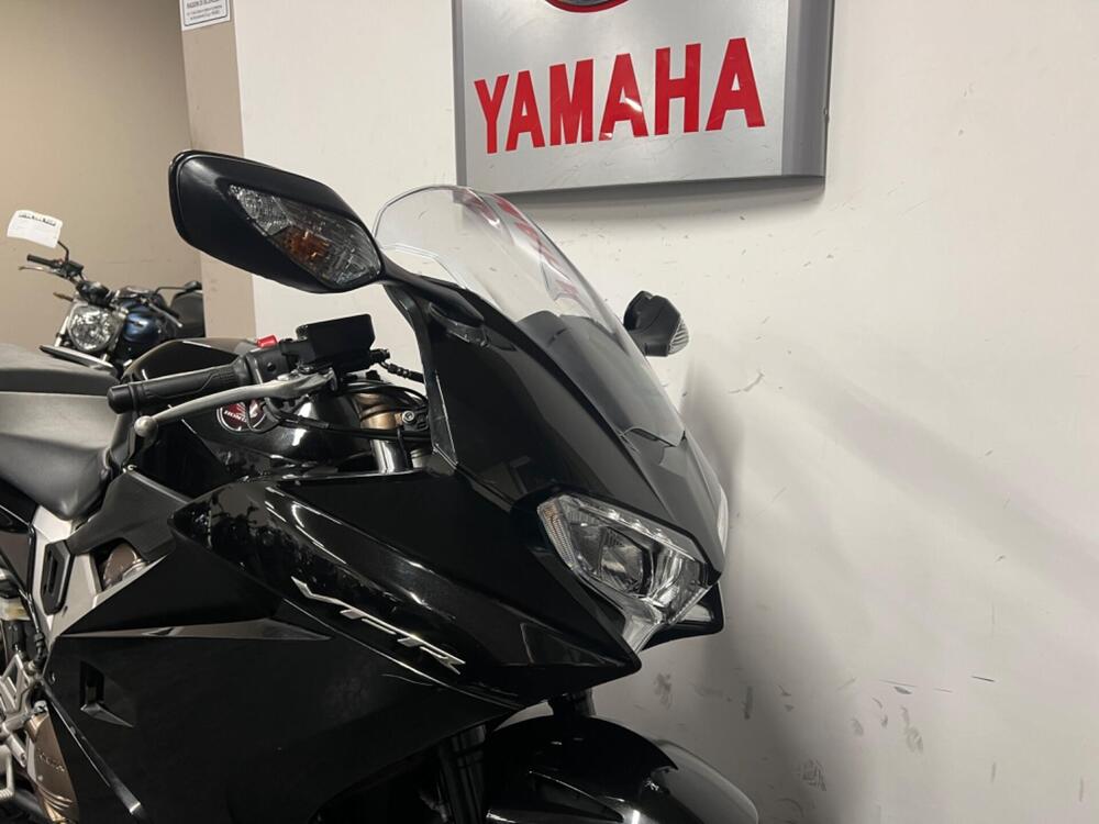 Honda VFR 800 F (2014 - 16) (2)