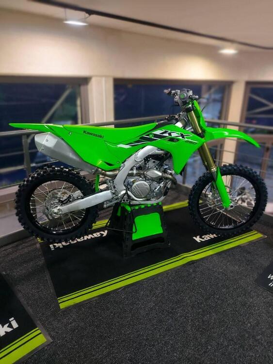 Kawasaki KX 250 (2025) (2)