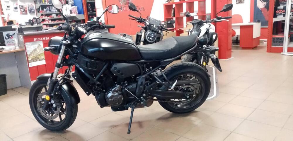 Yamaha XSR 700 (2021) (2)