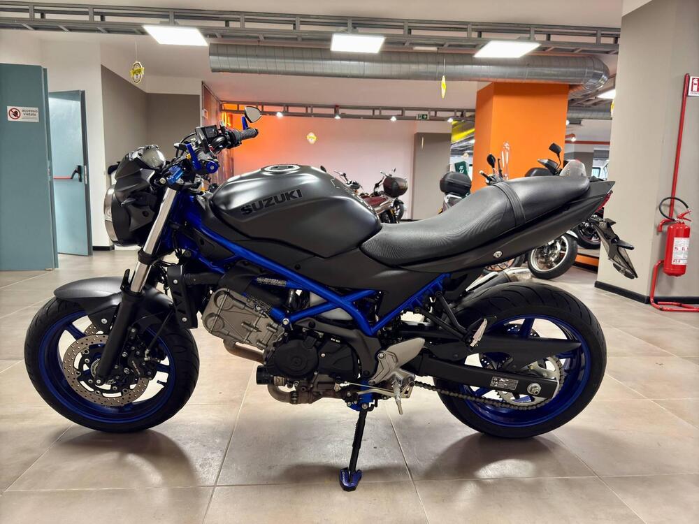 Suzuki SV650 (2021 - 24) (4)