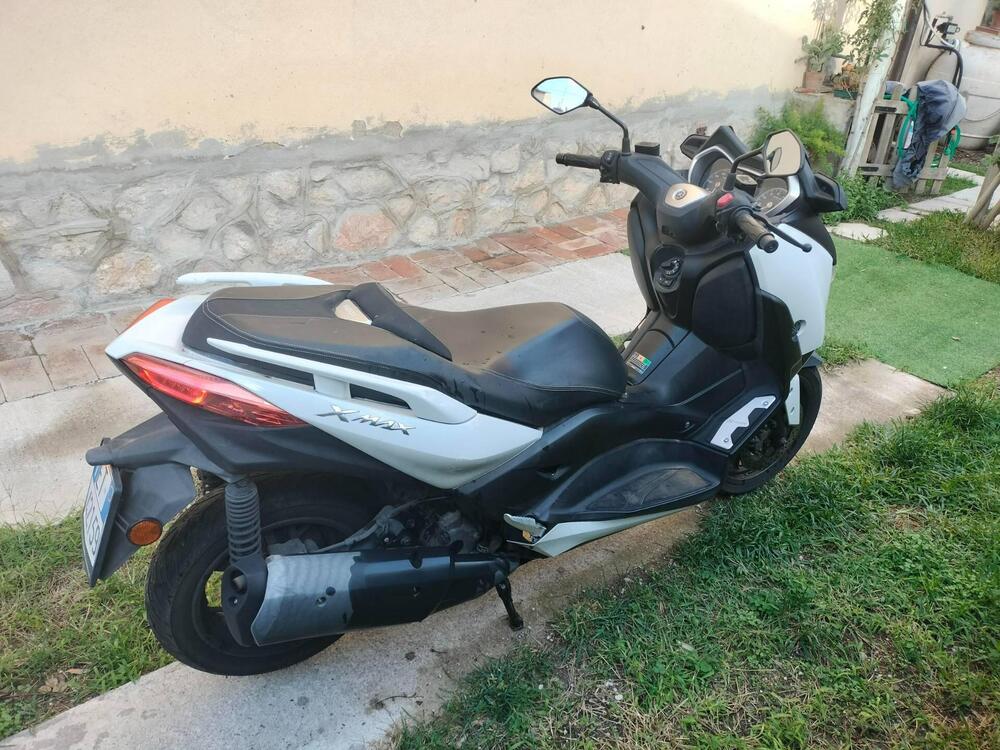 Yamaha X-Max 300 (2021 - 24) (4)