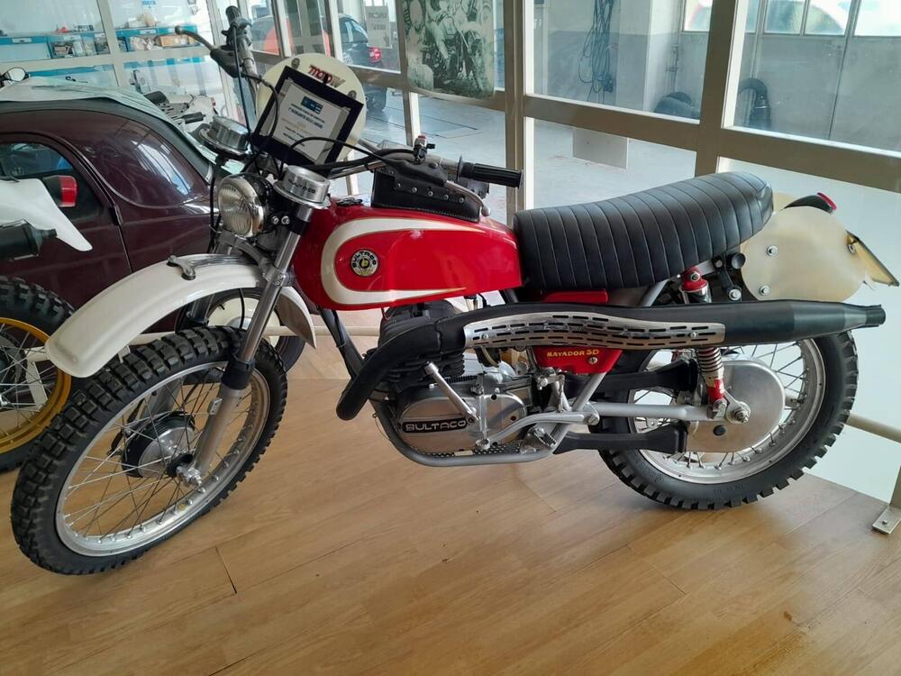 Bultaco MATADOR SIX DAYS 250 (4)