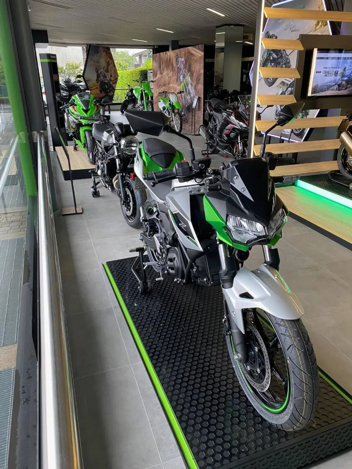 Kawasaki Z e-1 (2024 - 26) (2)