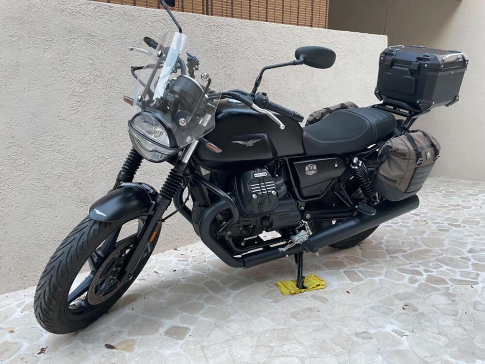 Moto Guzzi V7 Stone (2021 - 24) (2)