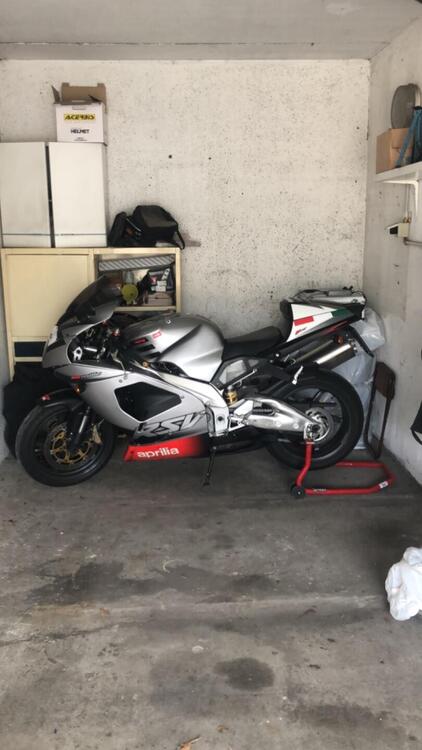 Aprilia RSV 1000 (2002)