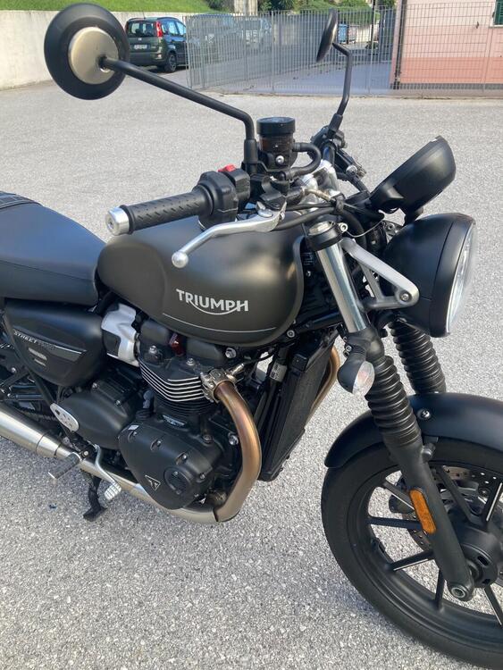 Triumph Street Twin 900 (2021 - 22) (4)