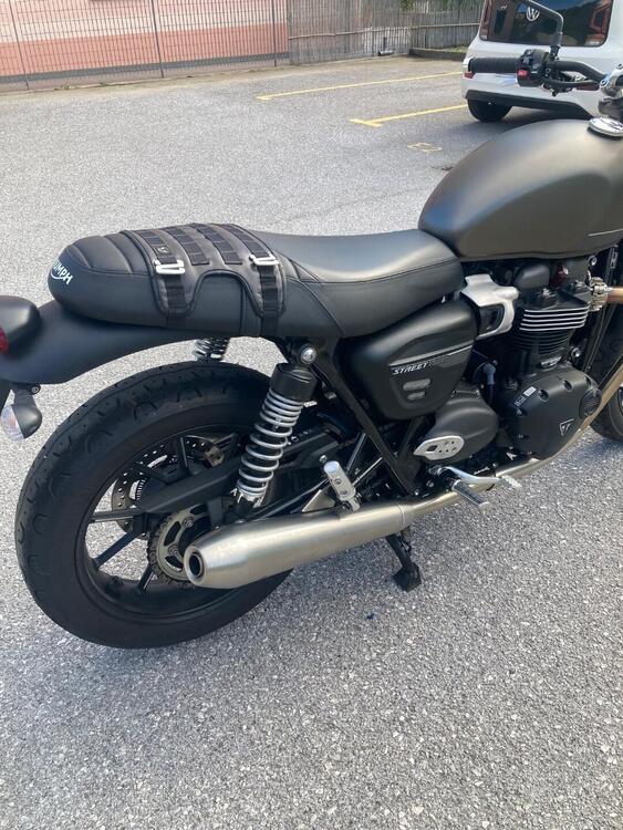 Triumph Street Twin 900 (2021 - 22) (5)