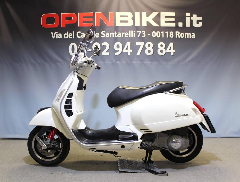 Vespa GTS 300 Super (2008 - 16) (2)