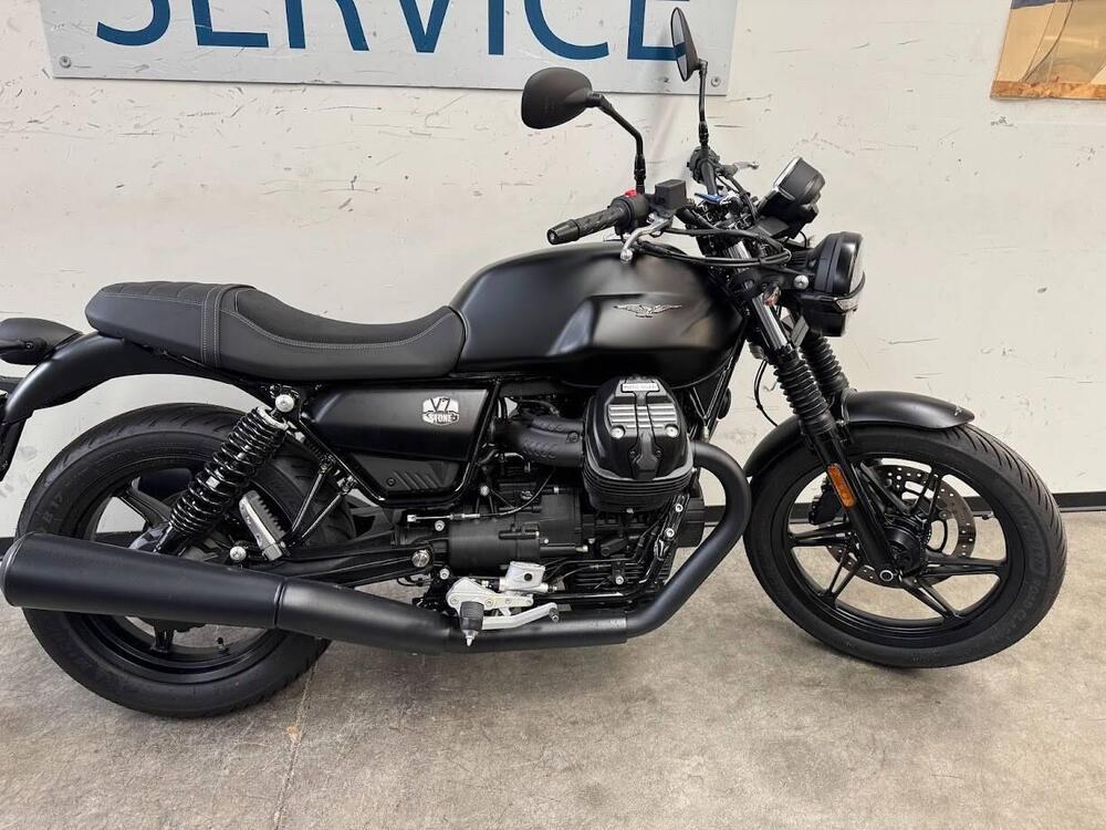 Moto Guzzi V7 Stone (2021 - 24)