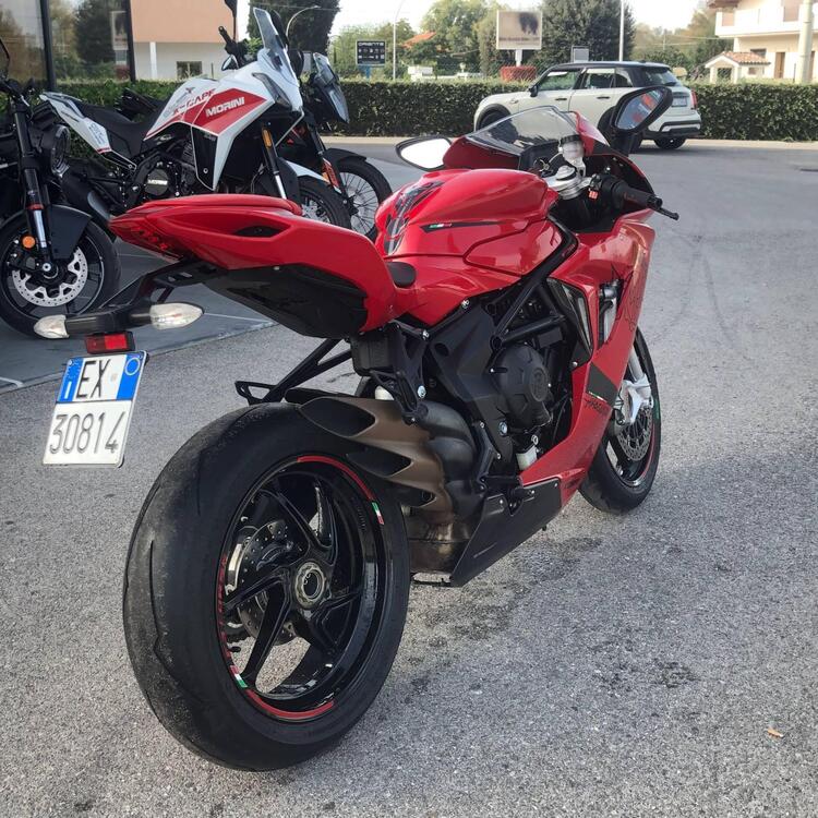 MV Agusta F3 800 Rosso (2021 - 23) (2)