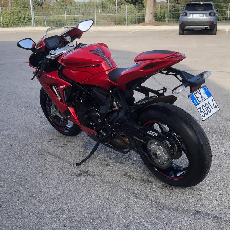 MV Agusta F3 800 Rosso (2021 - 23) (3)