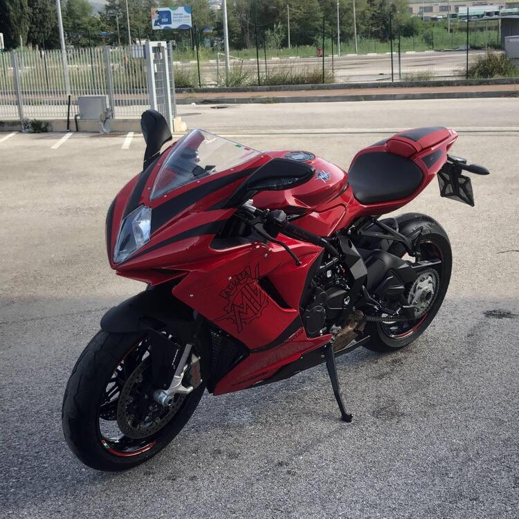 MV Agusta F3 800 Rosso (2021 - 23) (5)