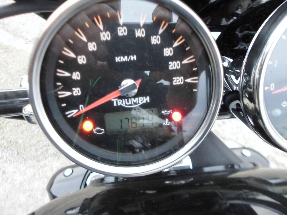 Triumph Rocket 3 (2004 - 11) (4)