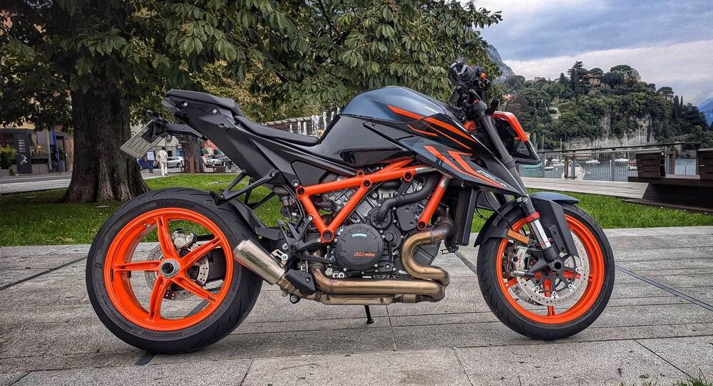 KTM 1290 Super Duke R (2022 - 23) (4)