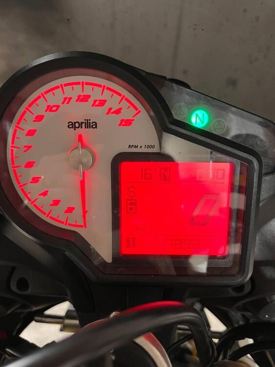 Aprilia Tuono 1100 V4 RR (2015 - 17) (4)