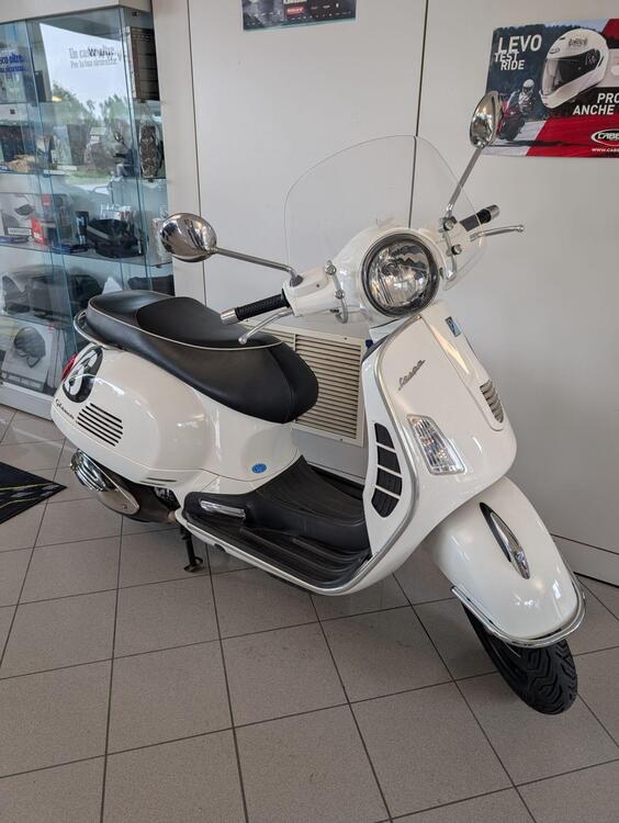 Vespa GTS 300 Super (2008 - 16) (3)