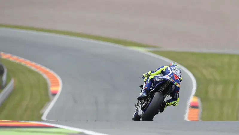 MotoGP 2016. Rossi: "Troppo freddo: si spinge all'80%"