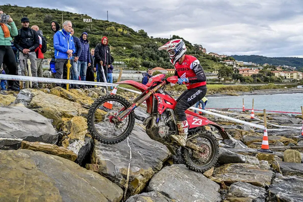Enduro. Assoluti. Freeman, Beta, Campione sabato. Poi, allerta meteo, tutti a casa [VIDEO] (14)
