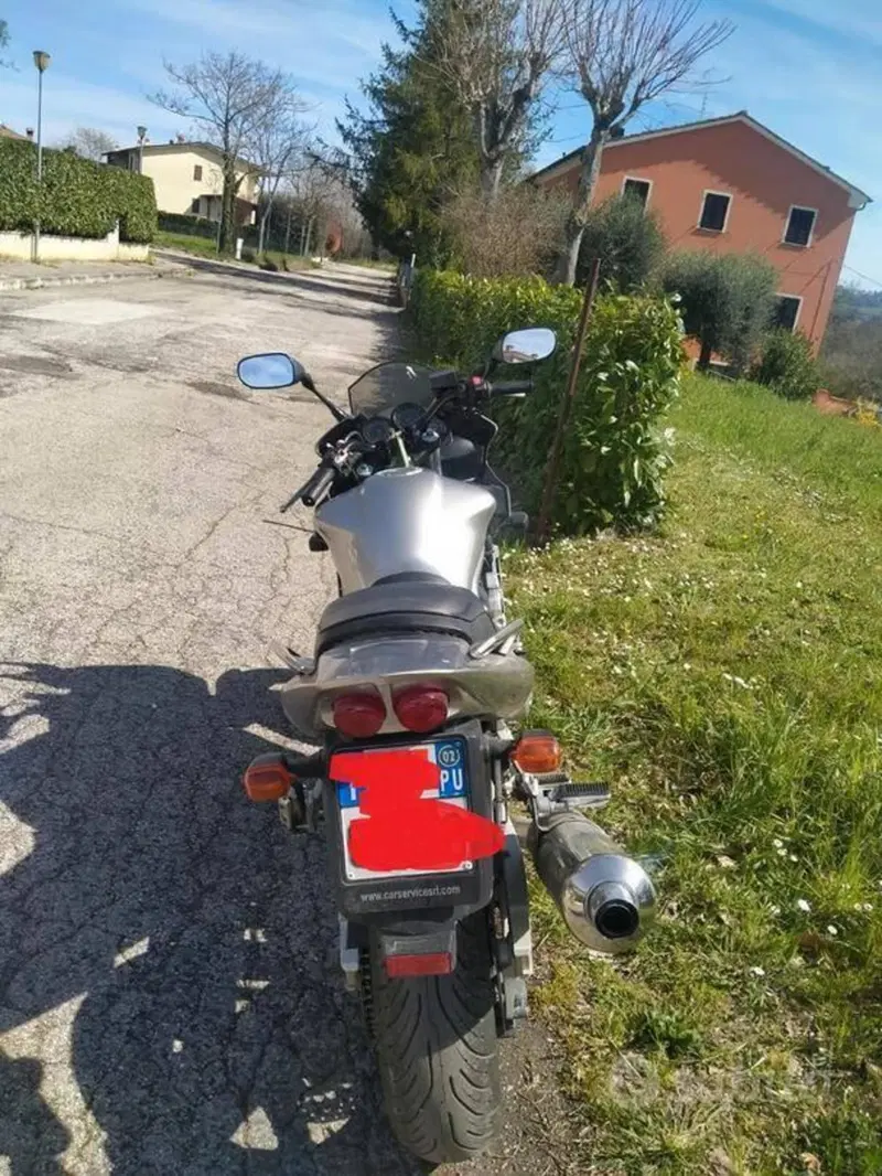Yamaha FZS 1000 Fazer (2)