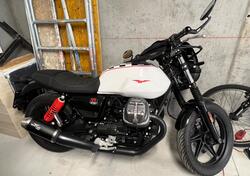 Moto Guzzi V7 Stone Ten (2024) usata