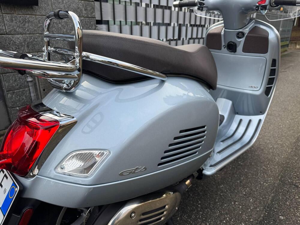 Vespa GTS 300 Hpe (2021 - 22) (5)