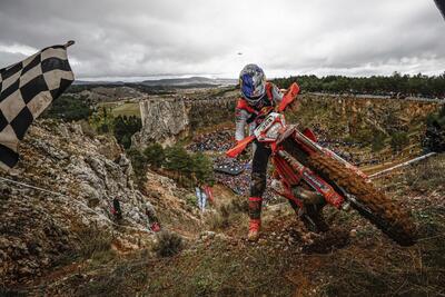 Hard Enduro. Hixpania. Billy Bolt torna alla vittoria, &ldquo;Mani&rdquo; Lettenbichler &egrave; Campione del Mondo [GALLERY]