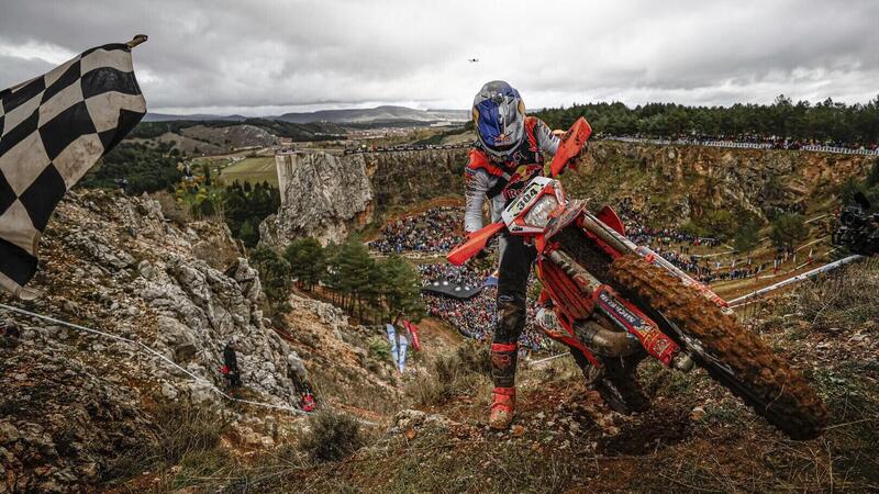 24MX Hixpania Hard Enduro. Billy Bolt torna alla vittoria, &ldquo;Mani&rdquo; Lettenbichler &egrave; Campione del Mondo [GALLERY]