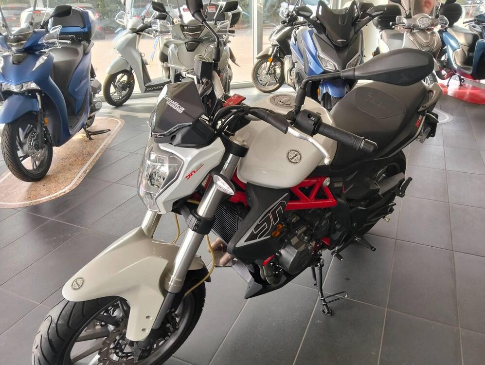 Benelli BN 302 (2014 - 16) (3)